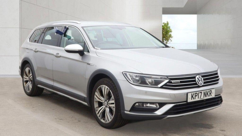 2017 Volkswagen Passat 2.0 Tdi Bluemotion Tech Alltrack DSG 4motion Euro 6 (s/s) 5dr in Silver — image 1