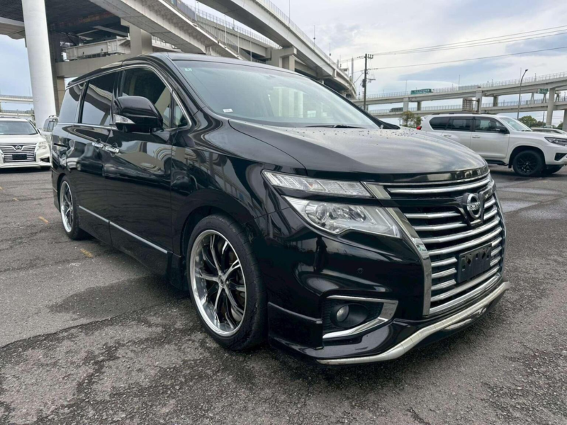 2016 Nissan Elgrand 2.5 Highway Star Premium 5dr 7 Seats in Black — image 1