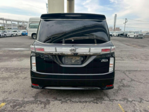 2016 Nissan Elgrand 2.5 Highway Star Premium 5dr 7 Seats in Black — image 4
