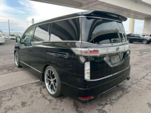 2016 Nissan Elgrand 2.5 Highway Star Premium 5dr 7 Seats in Black — image 6