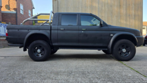 2004 Mitsubishi L200 2.5 Td 4life 4dr in Black — image 5