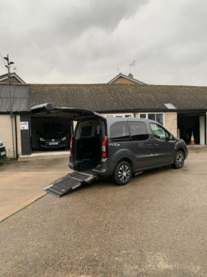 2015 Peugeot Partner Tepee 1.6 Vti Active in Grey — image 4