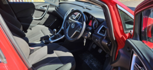 2011 Vauxhall Astra 1.6 16v Sri in Red — image 3
