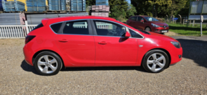2011 Vauxhall Astra 1.6 16v Sri in Red — image 5