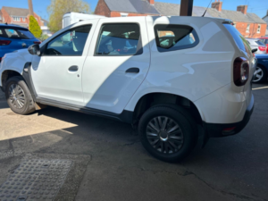 2019 Dacia Duster 1.6 Access Sce 115 4x2 My19 in White — image 4