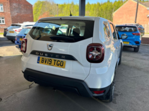 2019 Dacia Duster 1.6 Access Sce 115 4x2 My19 in White — image 6