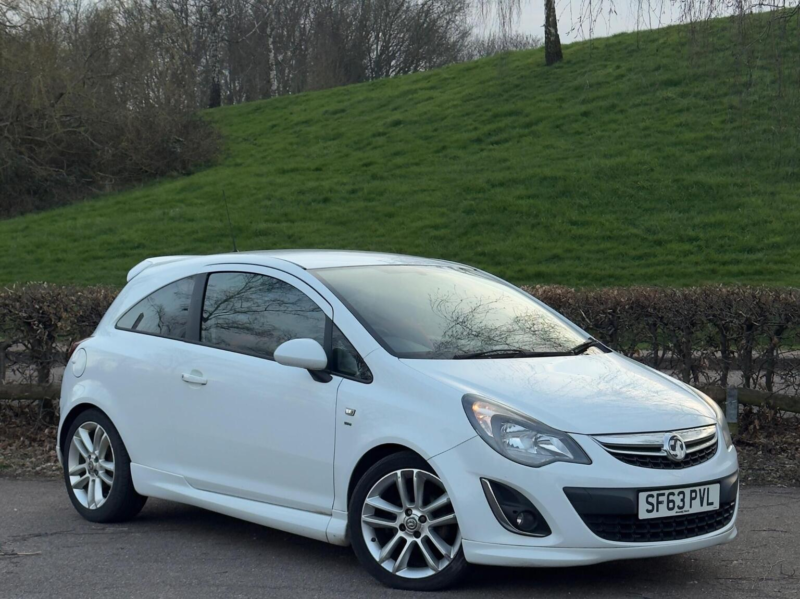 2013 Vauxhall Corsa 1.4 16v Sri Euro 5 3dr in White — image 1