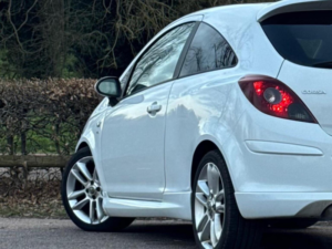 2013 Vauxhall Corsa 1.4 16v Sri Euro 5 3dr in White — image 4