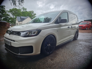 2022 Volkswagen Caddy 2.0 Tdi C20 Commerce Plus Gte-R in White — image 2