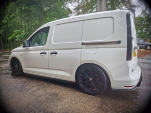 2022 Volkswagen Caddy 2.0 Tdi C20 Commerce Plus Gte-R in White — image 3