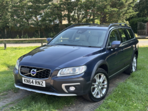 2014 Volvo Xc70 2.4 Se Lux D5 AWD (215hp) in Blue — image 2