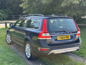 2014 Volvo Xc70 2.4 Se Lux D5 AWD (215hp) in Blue — image 3