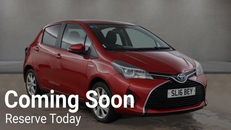 2016 Toyota Yaris 1.5 Vvt-H Excel E-CVT Euro 6 5dr (15in Alloy) in Red — image 1
