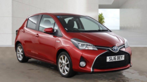 2016 Toyota Yaris 1.5 Vvt-H Excel E-CVT Euro 6 5dr (15in Alloy) in Red — image 2