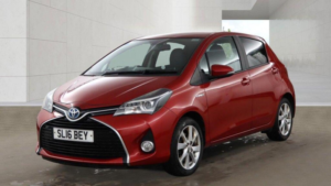2016 Toyota Yaris 1.5 Vvt-H Excel E-CVT Euro 6 5dr (15in Alloy) in Red — image 3