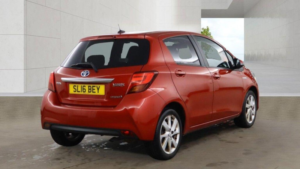 2016 Toyota Yaris 1.5 Vvt-H Excel E-CVT Euro 6 5dr (15in Alloy) in Red — image 5