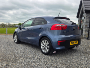 2015 Kia Rio 1.1 Crdi Ecodynamics 2 Hatchback 5dr Diesel Manual Euro 6 (s/s) (74 Bhp) in Blue — image 2