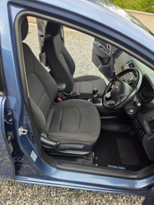 2015 Kia Rio 1.1 Crdi Ecodynamics 2 Hatchback 5dr Diesel Manual Euro 6 (s/s) (74 Bhp) in Blue — image 6