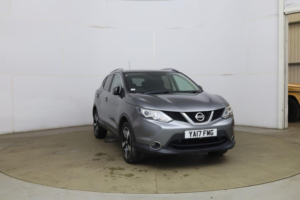 2017 Nissan Qashqai 1.5 Dci N-Connecta 2WD Euro 6 (s/s) 5dr in Grey — image 3