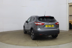 2017 Nissan Qashqai 1.5 Dci N-Connecta 2WD Euro 6 (s/s) 5dr in Grey — image 5