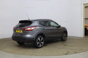 2017 Nissan Qashqai 1.5 Dci N-Connecta 2WD Euro 6 (s/s) 5dr in Grey — image 6