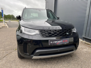2025 Land Rover Discovery 3.0 D350 Mhev Se Auto 4WD Euro 6 (s/s) 5dr in Black — image 2