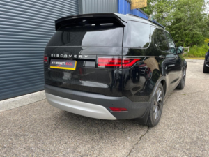 2025 Land Rover Discovery 3.0 D350 Mhev Se Auto 4WD Euro 6 (s/s) 5dr in Black — image 4