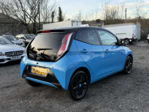 2015 Toyota Aygo 1.0 Vvt-I X-Cite in Blue — image 6