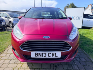 2013 Ford Fiesta 1.25 Zetec Euro 5 3dr in Red — image 2