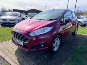 2013 Ford Fiesta 1.25 Zetec Euro 5 3dr in Red — image 3