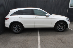 2019 Mercedes-Benz Glc 2.0 Glc220d Amg Line in White — image 4
