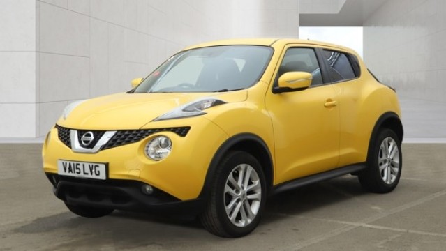 2015 Nissan Juke 1.2 Dig-T Acenta Premium in Yellow — image 1