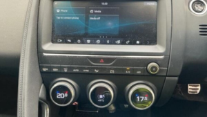 2018 Jaguar E-Pace 2.0 D150 R-Dynamic Euro 6 (s/s) 5dr in Black — image 5