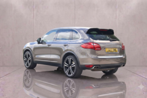 2012 Porsche Cayenne 3.0 Cayenne V6 D Tiptronic 4WD 5dr in Brown — image 4