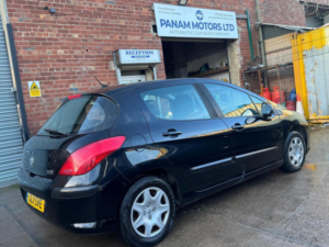 2011 Peugeot 308 1.6 Vti S 5dr in Black — image 4