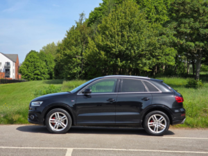 2014 Audi Q3 2.0 Tdi S Line SUV 5dr Diesel Manual Euro 5 (s/s) (140 Ps) in Black — image 4