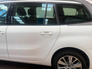 2016 Citroen Grand C4 Picasso 1.6 Bluehdi Exclusive Eat6 Euro 6 (s/s) 5dr in White — image 5