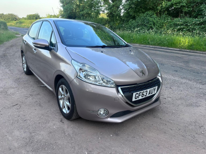 2013 Peugeot 208 1.4 Hdi Active Euro 5 5dr in Pink — image 1