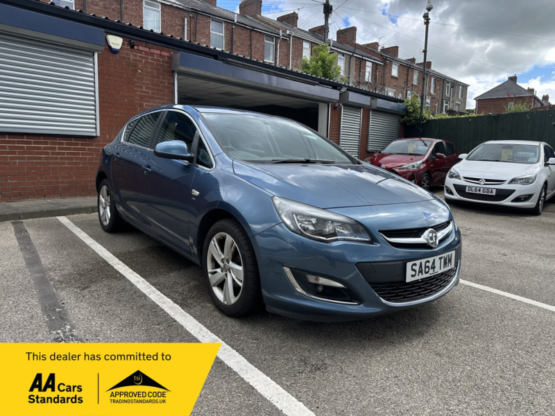 2014 Vauxhall Astra 1.6 16v Sri in Blue — image 1