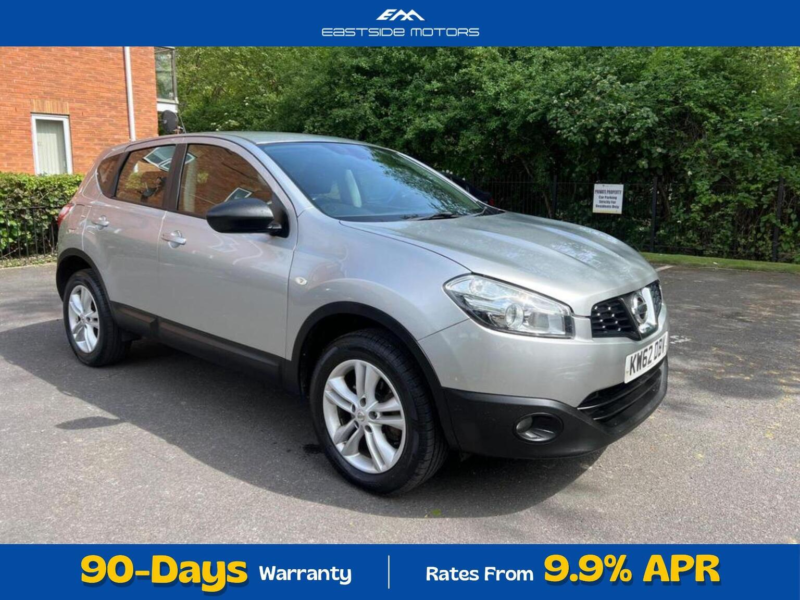 2013 Nissan Qashqai 1.6 Acenta 2WD Euro 5 (s/s) 5dr in Silver — image 1