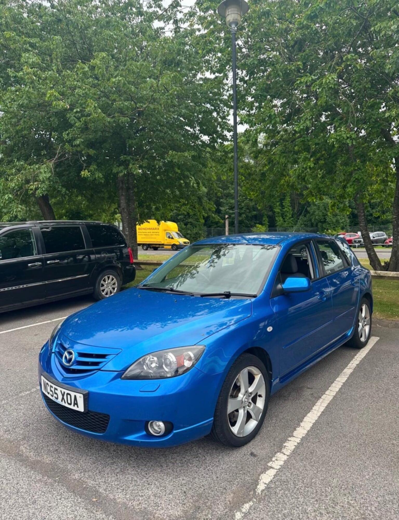 2006 Mazda Mazda3 2.0 Sport 5dr in Blue — image 1