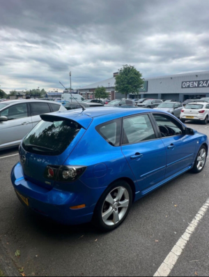 2006 Mazda Mazda3 2.0 Sport 5dr in Blue — image 2