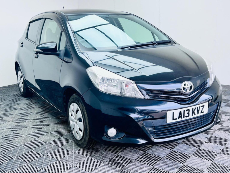2013 Toyota Yaris 1.33 Dual Vvt-I Tr Multidrive S Euro 5 5dr in Black — image 1