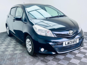 2013 Toyota Yaris 1.33 Dual Vvt-I Tr Multidrive S Euro 5 5dr in Black — image 1