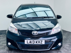 2013 Toyota Yaris 1.33 Dual Vvt-I Tr Multidrive S Euro 5 5dr in Black — image 2