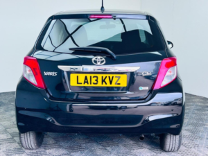 2013 Toyota Yaris 1.33 Dual Vvt-I Tr Multidrive S Euro 5 5dr in Black — image 6