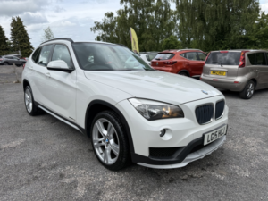2015 BMW X1 2.0 X1 Xdrive18d Se in White — image 4