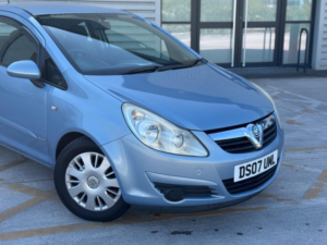 2007 Vauxhall Corsa 1.2i 16v Club 3dr in Blue — image 2