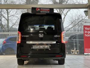 2013 Honda Stepwagon 2.0 Petrol - Automatic (s/s) Spada Z in Black — image 3