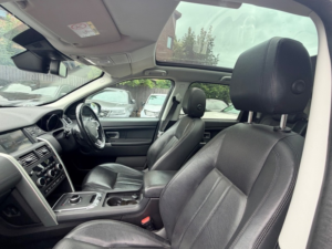 2017 Land Rover Discovery Sport Td4 Hse Black in Silver — image 2